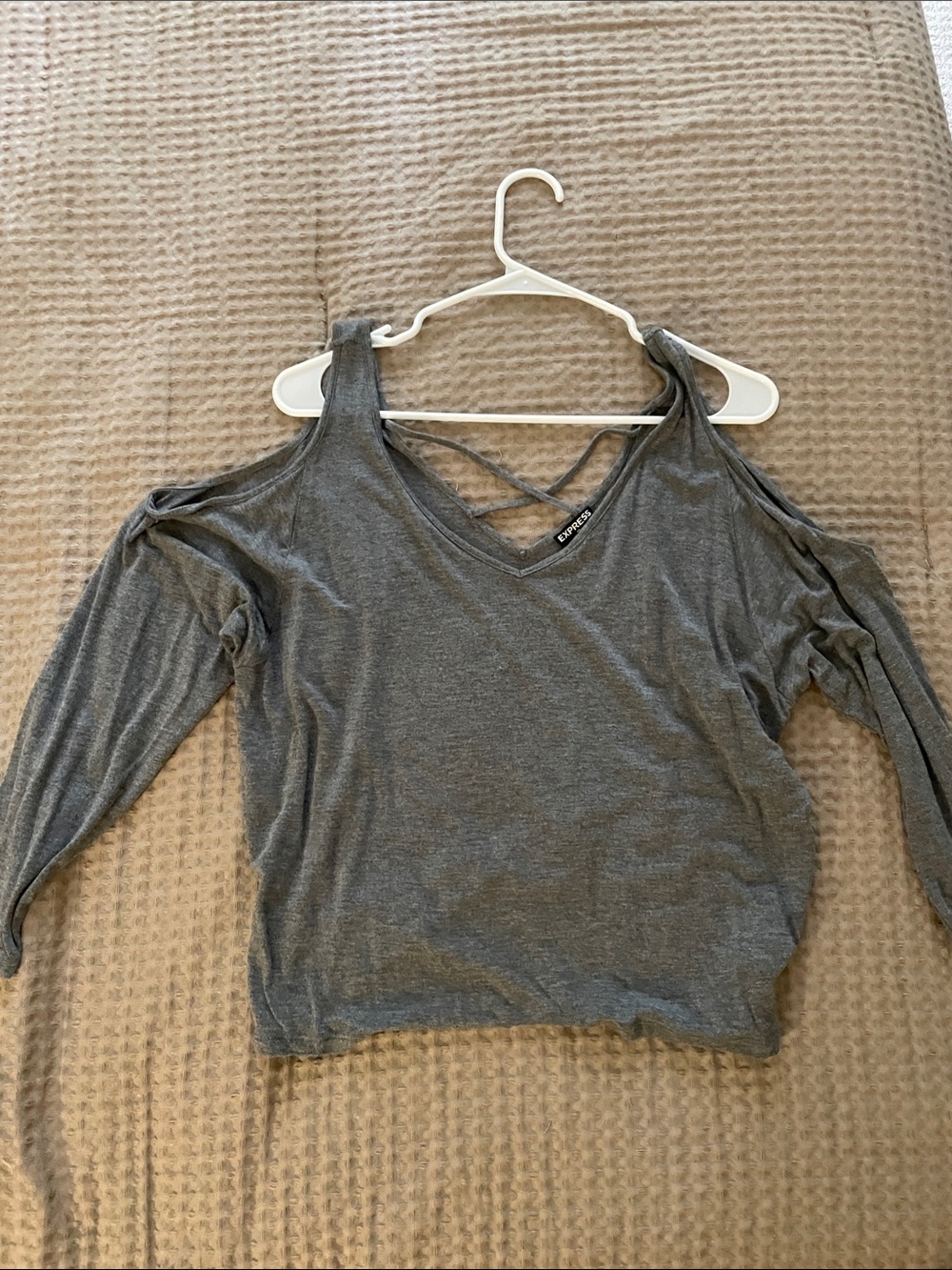 Express Gray Crisscross V-Neck Long Sleeve Top - Picture 3 of 4